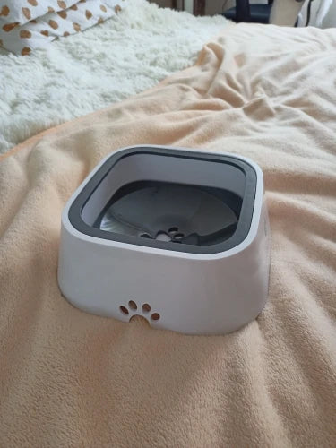 Mess-Free Pet Bowl – Portable Water Bowl for Dogs & Cats