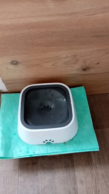 Mess-Free Pet Bowl – Portable Water Bowl for Dogs & Cats